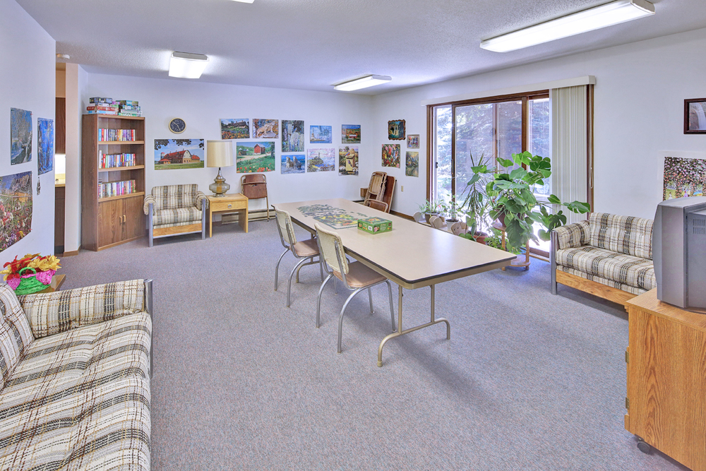 281Hillcrest community room.jpg